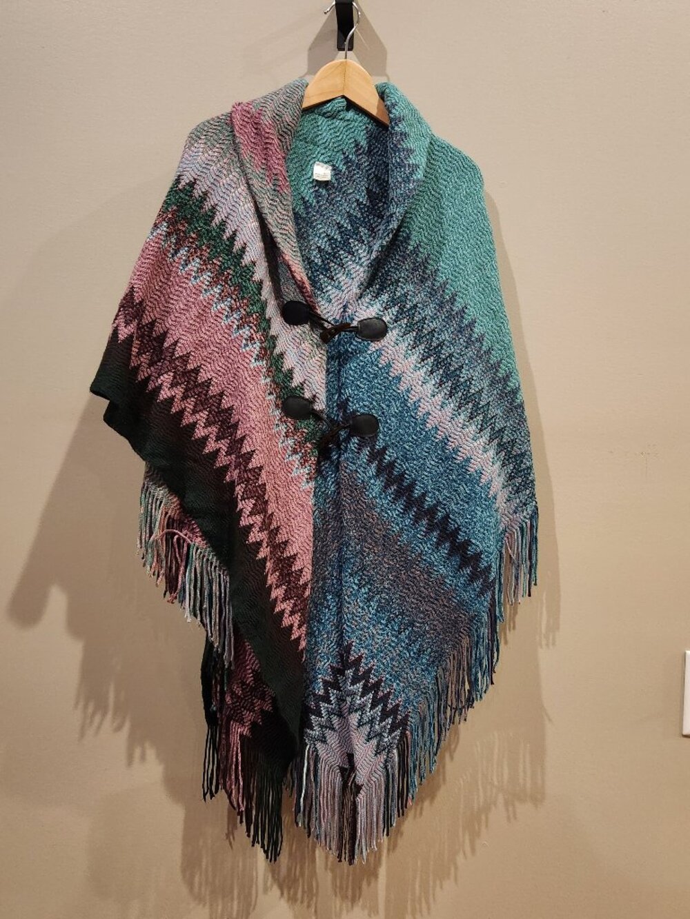Boho Fringe Poncho Shawl One Size Southwestern Aztec Toggle Closure Cozy Wrap